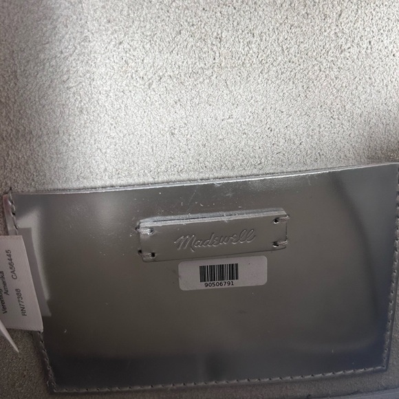 MADEWELL The Toggle‎ Flap Crossbody Bag in Specchio Leather - Silver - Picture 8 of 10